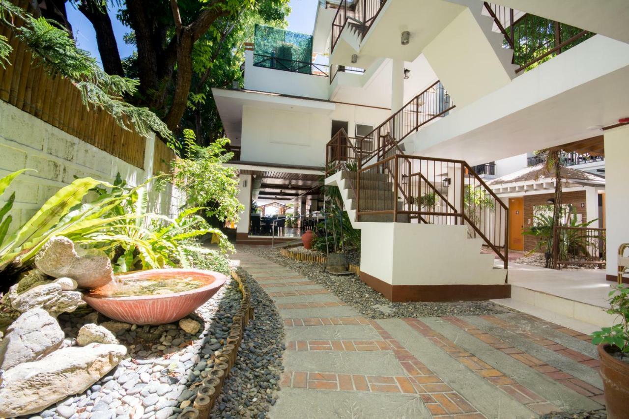 Sur Beach Resort Boracay 3*