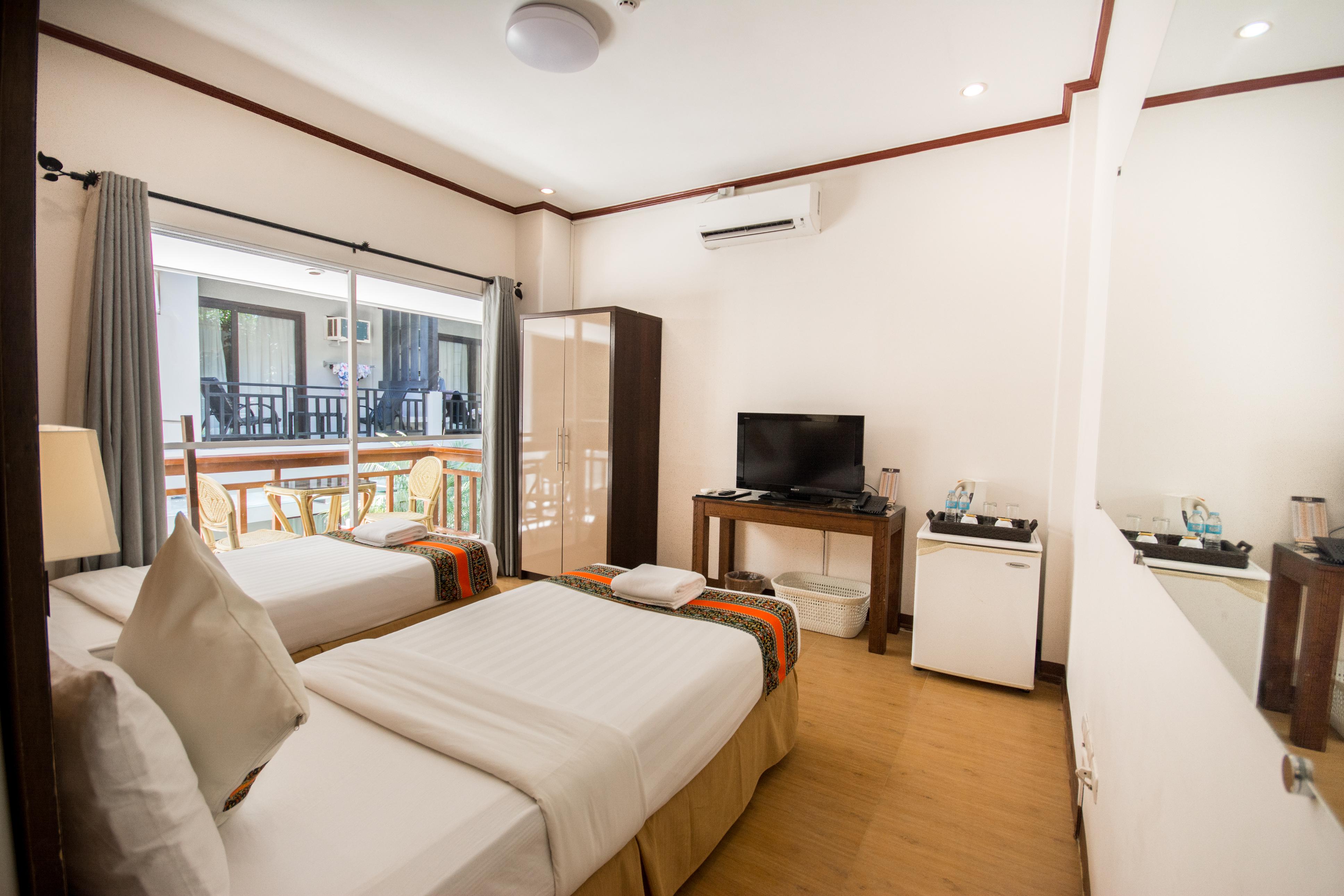 Sur Beach Resort Boracay 3*